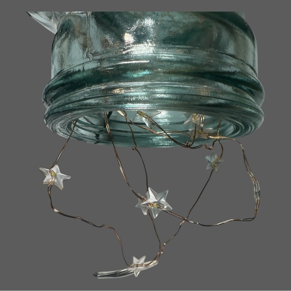 Fabulous Textured Heavyweight Glass Skull Sculpture w/ Star Lights (EUC) - Picture 12 of 15